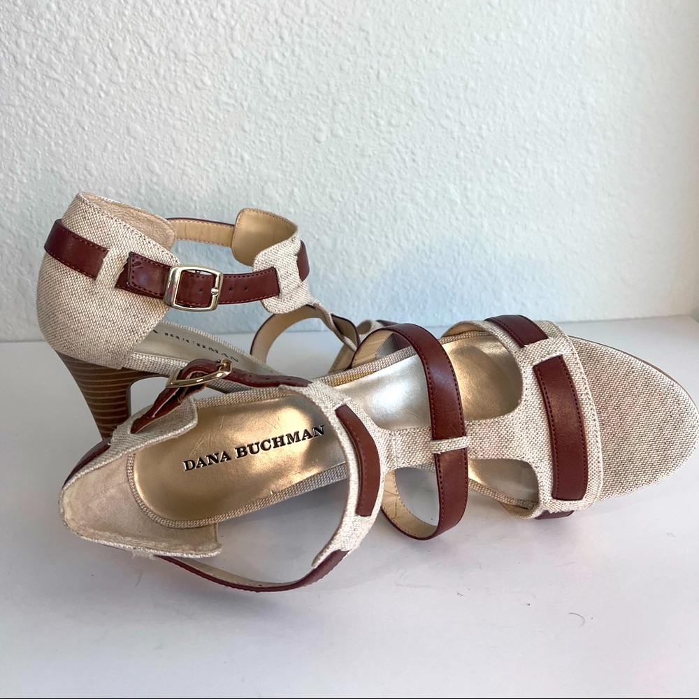 Dana Buchman Laila Beige Canvas T Strap Adjustable Ankle Heel Sandals Size 9